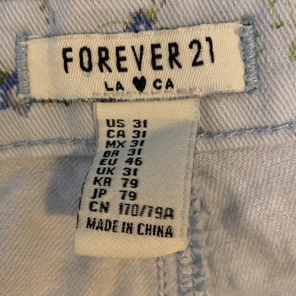 Forever 21 denim shorts size 31 - Picture 3 of 3